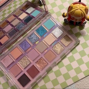 Huda Beauty Mercury Retrograde Eyeshadow Palette